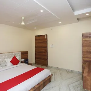 Oyo Flagship 22216 Sai Palace *** Varanasi