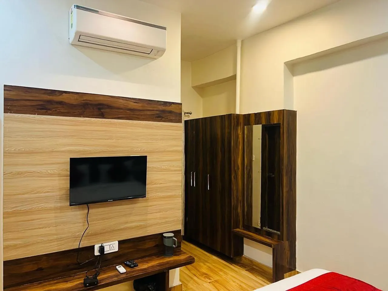 Hotel S V Grand Varanasi India