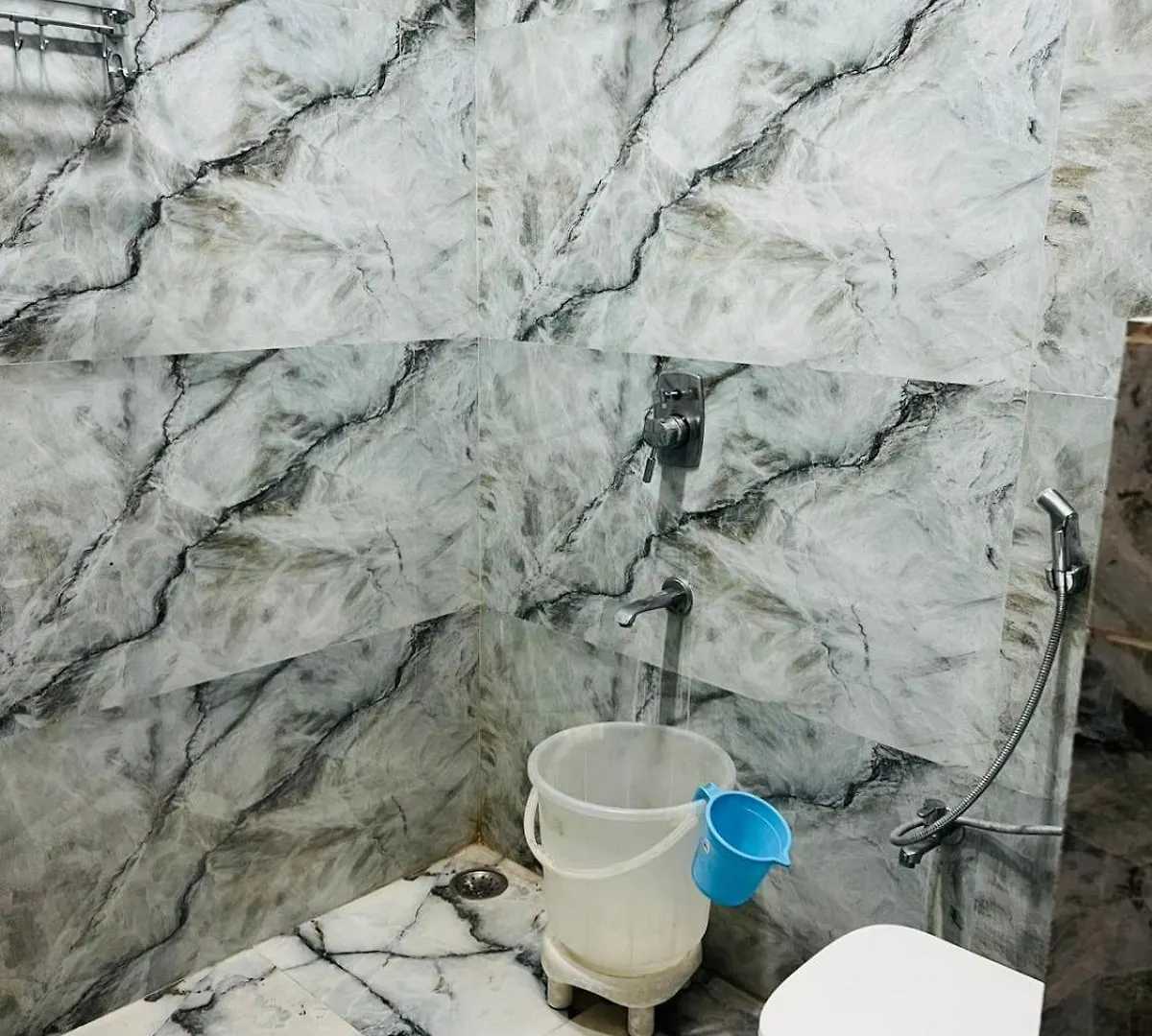 Hotel S V Grand Varanasi