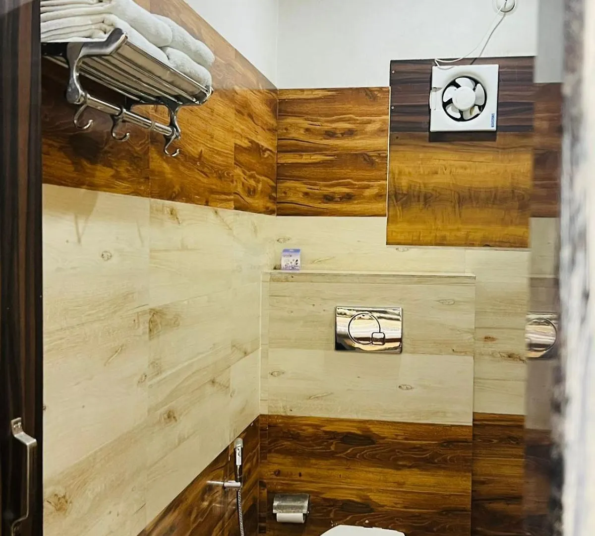 Hotel S V Grand Varanasi
